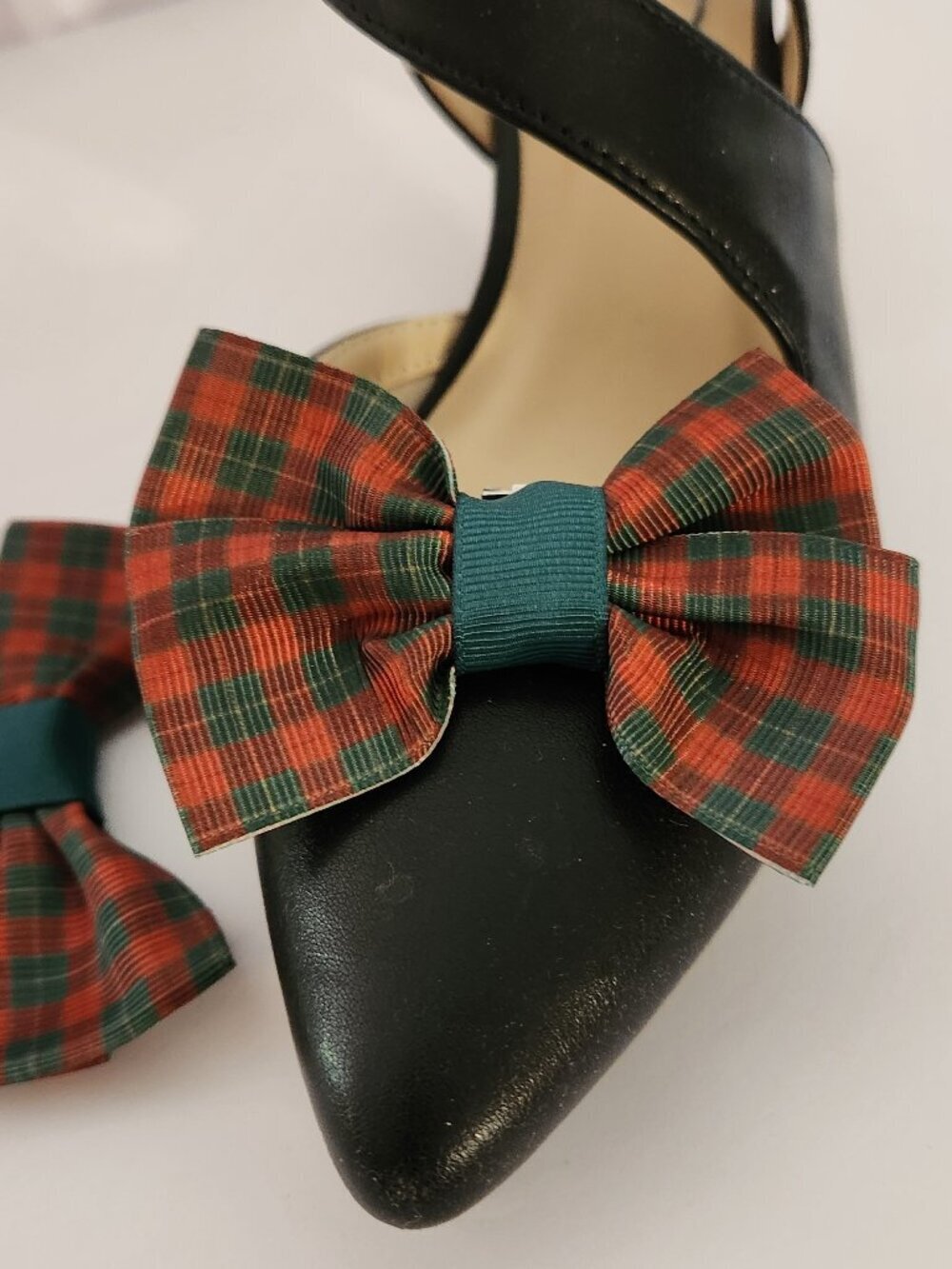 Hand Crafted Shoe Bows Plaid Shoe Clips Green Red